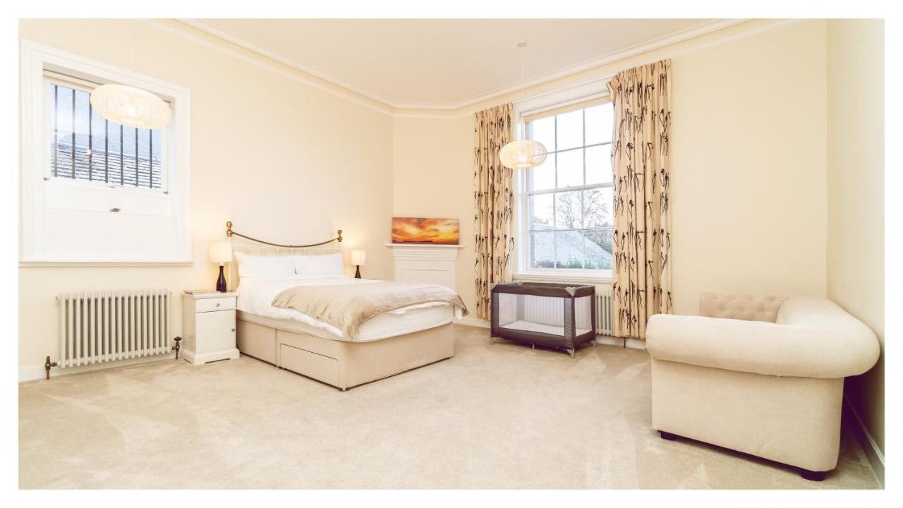 A Luxurious Masterpiece Steps From Stirling Villa Екстериор снимка