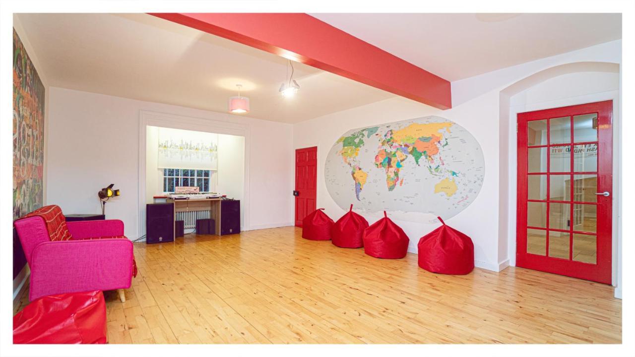 A Luxurious Masterpiece Steps From Stirling Villa Екстериор снимка