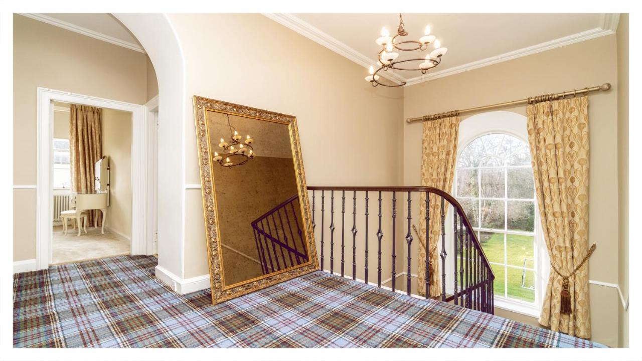 A Luxurious Masterpiece Steps From Stirling Villa Екстериор снимка